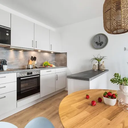 St, Tropez Apartment *
